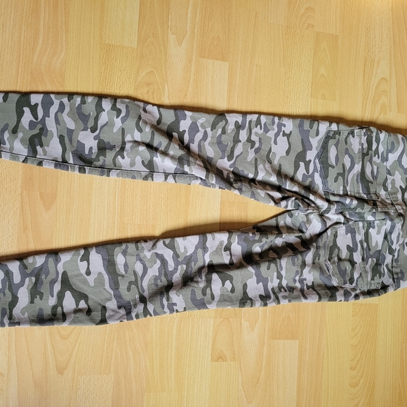 Rock & Republic Camo Jegging - Picture 2 of 4